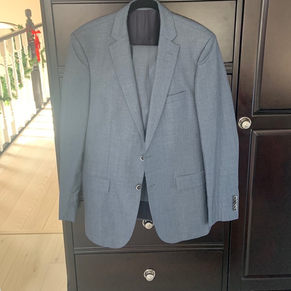 Hugo Boss 40L Suit